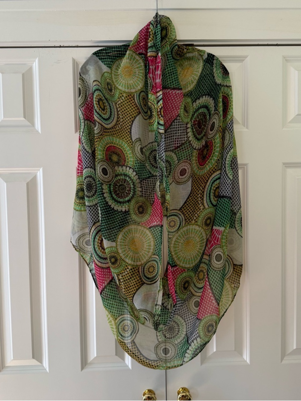 ⭐️ Infinity Scarf - Picture 2 of 3